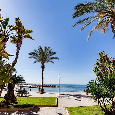 Cozy Near The Sea * Τορεβιέχα
